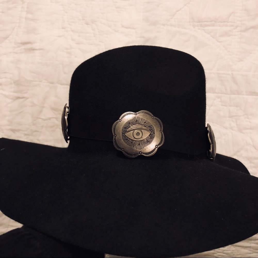 UNIF Emblem Concho Wool Hat